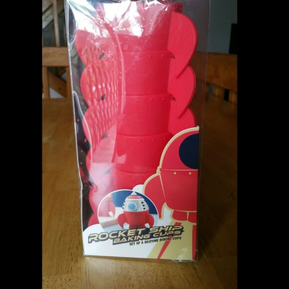 Rocket Ship Baking Cups - Picture 2 of 8